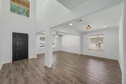 11910 Lois Lane, Pinehurst, TX 77362 - Photo 4