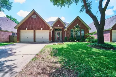 4503 Oak Valley Drive, Missouri City, TX 77459 - Photo 2