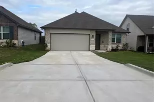 13107 Clear View Dr, Willis, TX 77318 - Photo 2