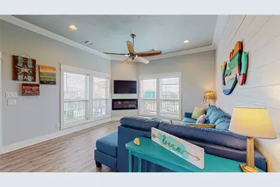 967 Meynig Dr, Crystal Beach, TX 77650 - Photo 6