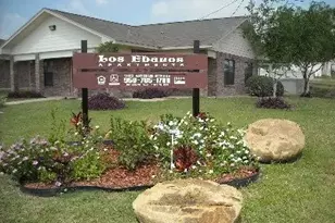 1103 Lincoln St, Zapata, TX 78076 - Photo 2