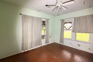 1501 S Columbia Dr, West Columbia, TX 77486 - Photo 12