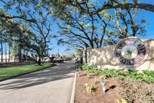 8011 Oakwood Bend Dr, Houston, TX 77040 - Photo 4