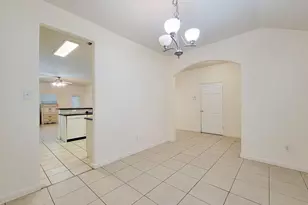 3010 Stonecross Ln, Dickinson, TX 77539 - Photo 10