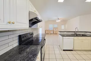 3010 Stonecross Ln, Dickinson, TX 77539 - Photo 16