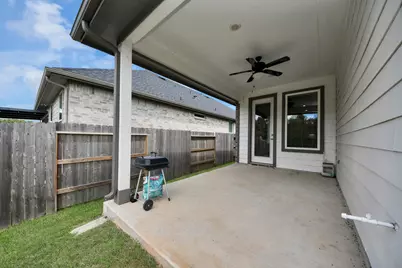 303 Springfield Terrace Drive, Conroe, TX 77304 - Photo 6