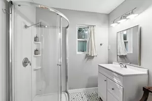 10102 Candlewood Dr, Houston, TX 77042 - Photo 18