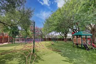 10102 Candlewood Dr, Houston, TX 77042 - Photo 38