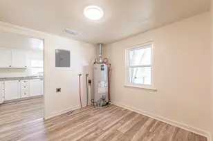 200 Bowie St, Hallettsville, TX 77964 - Photo 18