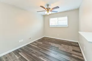 9702 Desert Flower Ln, Houston, TX 77086 - Photo 8