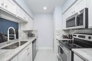 1804 Stoney Brook Dr, Houston, TX 77063 - Photo 8