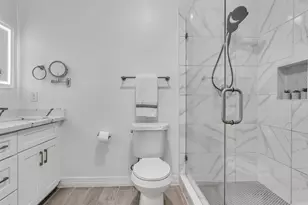 7923 Bonaire St, Houston, TX 77028 - Photo 18