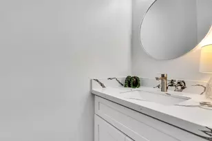 7923 Bonaire St, Houston, TX 77028 - Photo 6