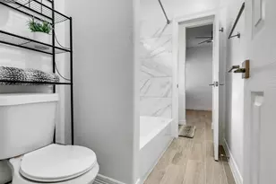 7923 Bonaire St, Houston, TX 77028 - Photo 24