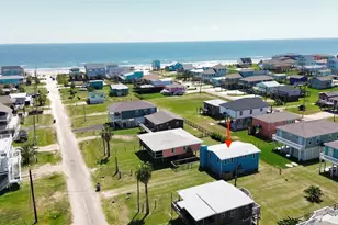 315 Coral Ct, Surfside Beach, TX 77541 - Photo 2