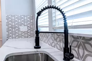 102 Marsden St, Houston, TX 77011 - Photo 24
