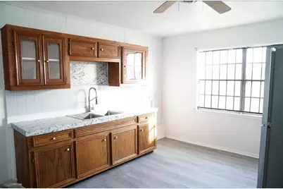 4810 Scenic Drive, Houston, TX 77048 - Photo 4