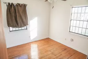 4810 Scenic Dr, Houston, TX 77048 - Photo 8