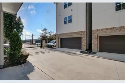 1262 N Post Oak Road #A, Houston, TX 77055 - Photo 8