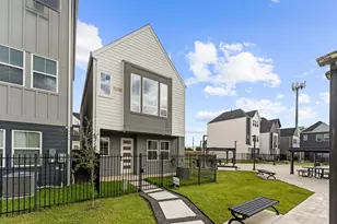 8305 Springwood Crk Ln, Houston, TX 77055 - Photo 4