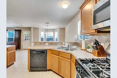 12707 Sandbur Valley Way, Houston, TX 77045 - Photo 16