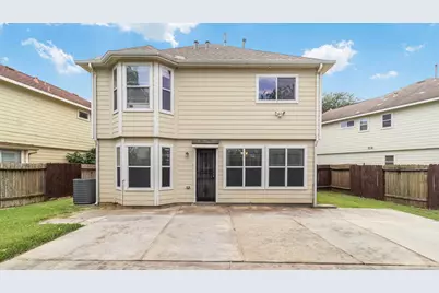 12707 Sandbur Valley Way, Houston, TX 77045 - Photo 16