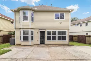 12707 Sandbur Valley Way, Houston, TX 77045 - Photo 16
