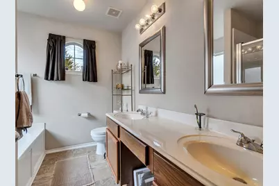 12707 Sandbur Valley Way, Houston, TX 77045 - Photo 20