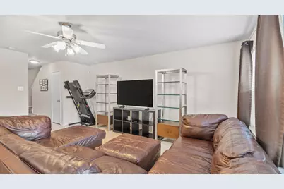 12707 Sandbur Valley Way, Houston, TX 77045 - Photo 14