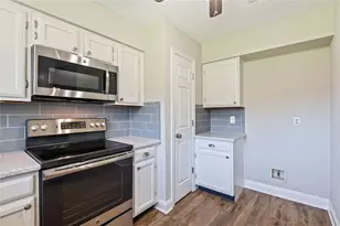 2793 Wood Hollow Dr, League City, TX 77573 - Photo 12