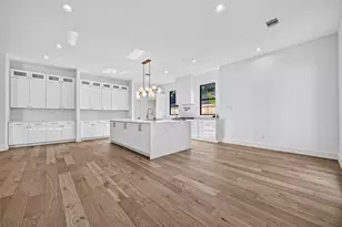 4802 Hummingbird St, Houston, TX 77035 - Photo 10