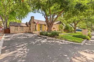 968 Mulberry Ave, New Braunfels, TX 78130 - Photo 2