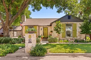 968 Mulberry Ave, New Braunfels, TX 78130 - Photo 1