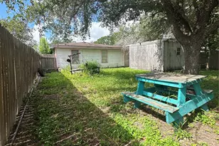 308 W Hill Ave, Alice, TX 78332 - Photo 34