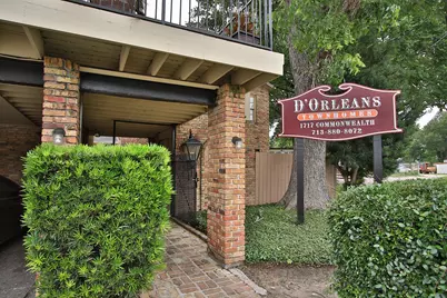 1733 Commonwealth Street, Houston, TX 77006 - Photo 2