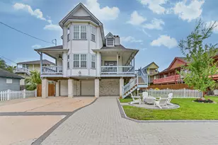 920 Grove Rd, Clear Lake Shores, TX 77565 - Photo 1