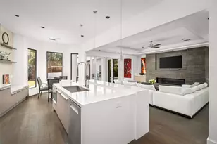 3703 Wroxton Rd, West University Place, TX 77005 - Photo 22