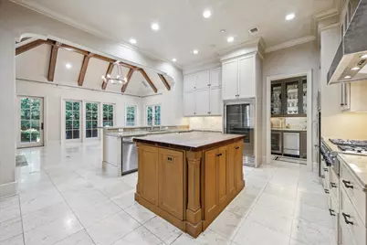 601 Lindenwood Drive, Houston, TX 77024 - Photo 12