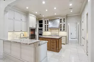601 Lindenwood Dr, Houston, TX 77024 - Photo 10