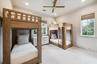 601 Lindenwood Dr, Houston, TX 77024 - Photo 46