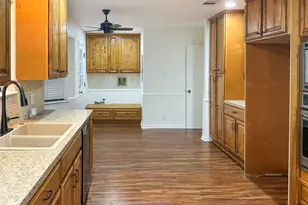 203 Old Angleton Rd, Lake Jackson, TX 77566 - Photo 12