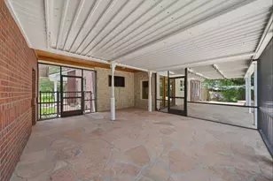 1301 W Viejo Dr, Friendswood, TX 77546 - Photo 32