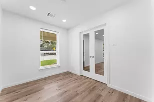 1507 N Durham Dr, Houston, TX 77008 - Photo 8