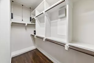 10904 Wrenwood Manor, Houston, TX 77043 - Photo 22