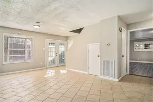 2701 3rd Ave N, Texas City, TX 77590 - Photo 8