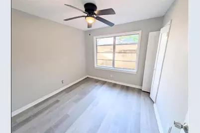 2819 Dragonwick Drive, Houston, TX 77045 - Photo 14