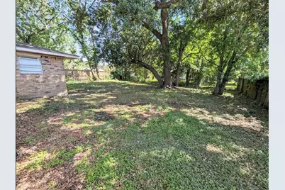 2819 Dragonwick Drive, Houston, TX 77045 - Photo 18