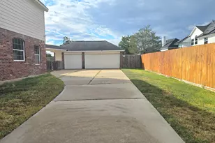 20315 Lakeland Falls Dr, Cypress, TX 77433 - Photo 4
