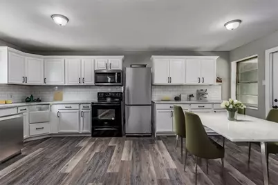 608 W Lobit Street, Baytown, TX 77520 - Photo 28