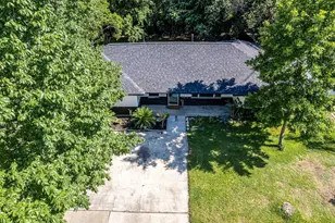 608 W Lobit St, Baytown, TX 77520 - Photo 8